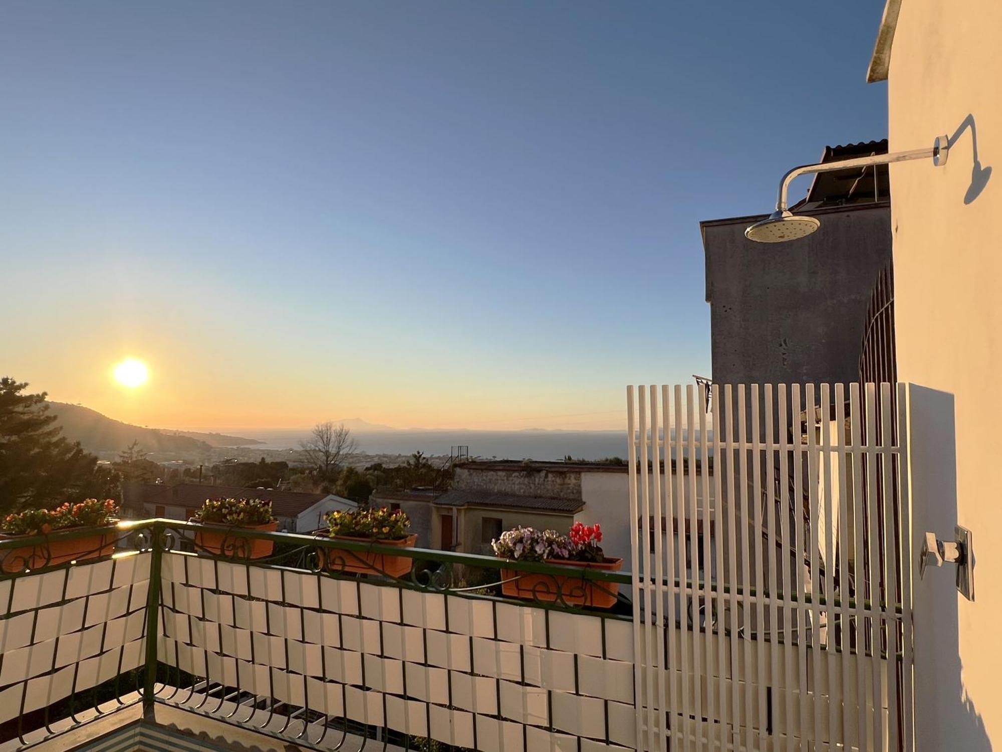 Maresca's Rooftop Sea View Sorrento Apartment *